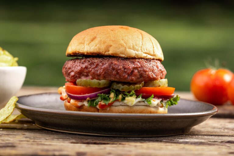 Redefine Meat lanceert nieuwe generatie plantaardig vlees in de supermarkt